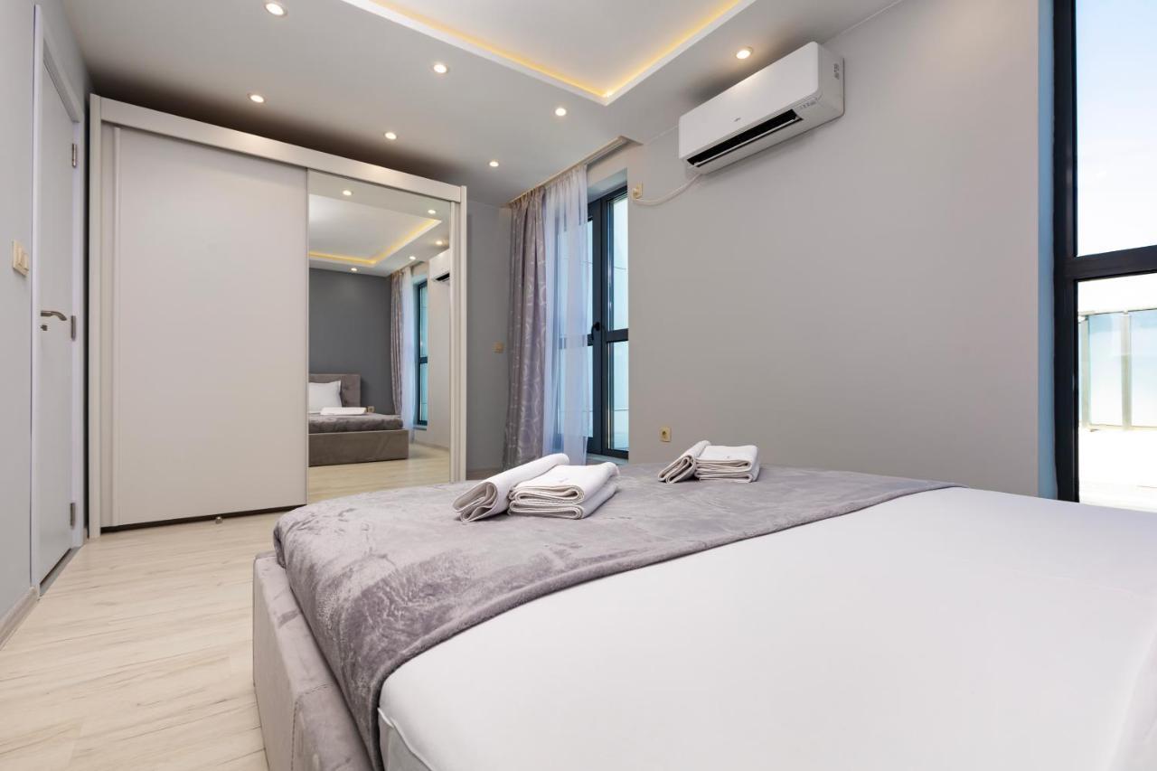 Cityscape Retreat 1Bd Flat In The Heart Of Plovdiv Apartment Bagian luar foto